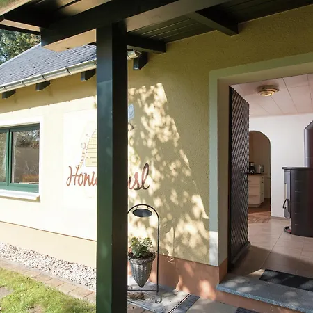Cozy Escape In Walthersdorf, Cleaning Included