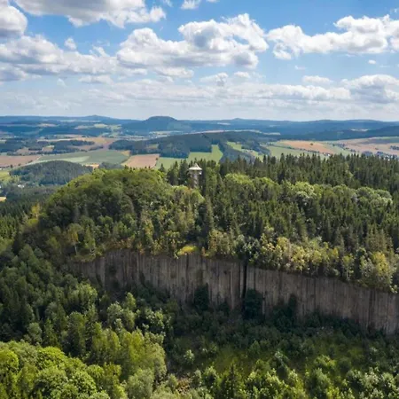 Cozy Escape In Walthersdorf, Cleaning Included *