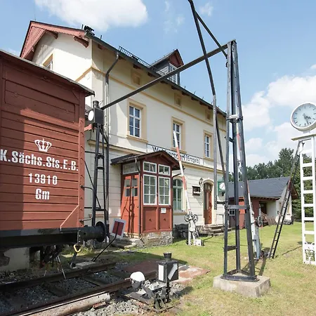 Дом отдыха Cozy Escape In Walthersdorf, Cleaning Included Walthersdorf (Crottendorf)