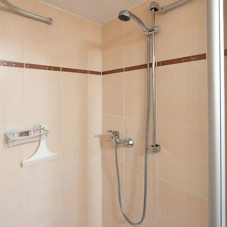 Cozy Escape In Walthersdorf, Cleaning Included *